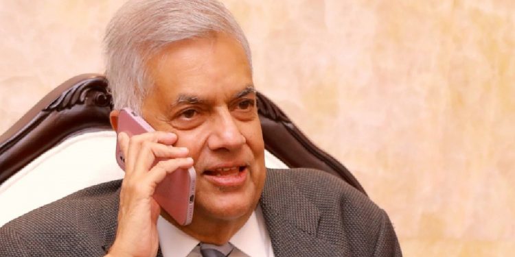 ඩලස්ට-සජිත්ට-අනුරට-මහින්දට-මෛත්රීට රනිල් එකට වැඩ කරන්න ආරාධනා කරයි! (VIDEO)