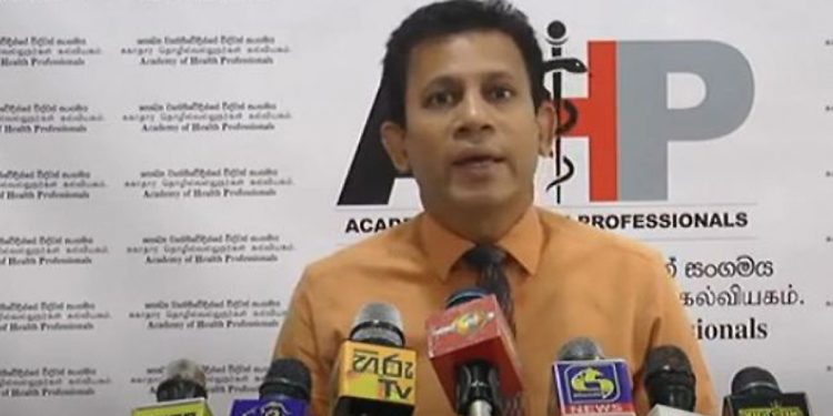 කිසිම දෙයක් කරගන්න බැරි, පරාද වෙච්ච එජාප පිරිස් තනතුරුවලට පත්කරනවා! ජනාධිපති උපදේශකයන් විදිහට දේශපාලන මරණ පත්කරන්න එපා! මෙහෙම පුළුවන්ද රට ගොඩදාන්න! (VIDEO)