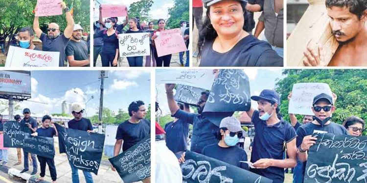 අරගලයට පාට එකතු කරපු කලාකරුවෝ රටම ඇන්දුවාද?