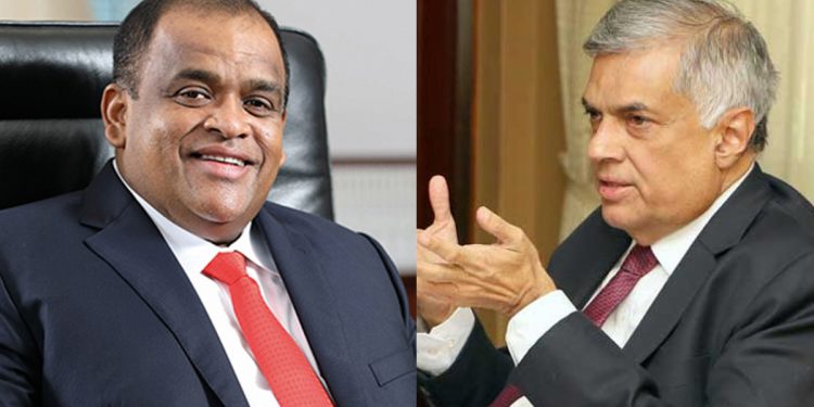 අපි උදේම කී දේශපාලන පෙරළිය ඇරඹේ! ඇමැතිකම් අරන් දින කීපයයි! අලුතින් කැබිනට් එකට ආ ව්යාපාරික ධම්මික පෙරේරා මුදල් ඇමැතිකමින් රනිල්ට අයින් වෙන්න කියයි! රනිල්ගේ නොහැකියාව මුලු රටටම හෙළි කරයි!