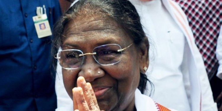 ගෝත්‍රික ප්‍රජාවේ කාන්තාවක් පළමු වරට ඉන්දියාවේ ජනාධිපති වෙයි!