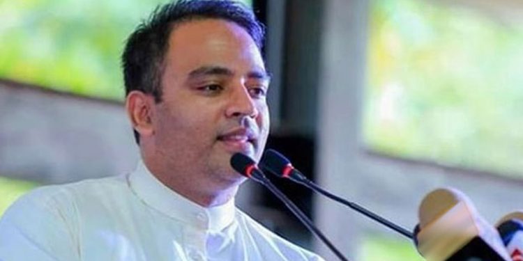 මහනායක හිමිවරු ඉල්ලපු දේ කාදිනල්තුමා ඉල්ලපු දේ රටේ මිනිස්සු ඉල්ලපු දේ කරන්න විපක්ෂනායකතුමා විශාල කැපකිරීමක් කළා! (VIDEO)