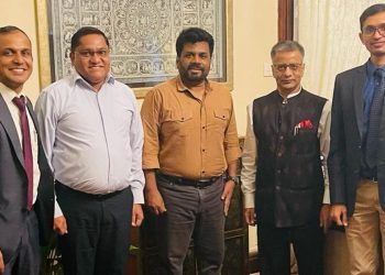 ඉන්දීය මහකොමසාරිස්වරයා හමුවන්න ජවිපෙ ඉන්දීය කාර්යාලයටම යයි! ආර්ථිකය ගැන කතා කරයි!