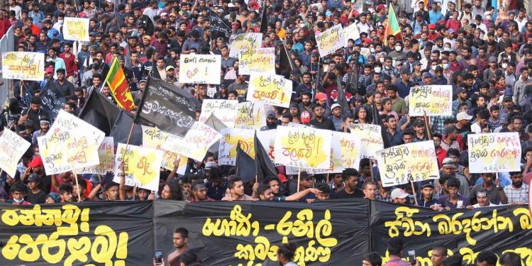 හැමතැනම බෑ! මීටපස්සේ උද්ඝෝෂණ විහාර මහා දේවී එළිමහන් රංග පීඨය-නව නගර ශාලාව-හයිඩ් පාර්ක්-කැම්බල් පිටියේ විතරයි!