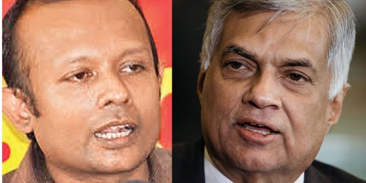 රනිල් නිසා රට සිවිල් යුද්ධයකට ඇදී යාමේ අවදානමක්! විදේශීය මිලිටරි මැදිහත් වීමේ අවදානමක්! තනි මිනිහෙක්ගේ බලකාමයට ලංකාවට මේ තරම් විනාශයක් කරන්න දෙන්න බෑ! කව්ද රනිල් ජනාධිපති කියලා පිළිගන්නේ! පෙරටුගාමී පුබුදු රනිල් ගැන නියම විග්‍රහයක් කරයි! (VIDEO)