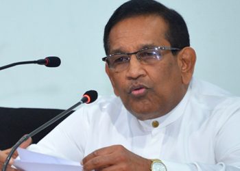 පොහොට්ටු මන්ත්‍රීවරු චූන් කරන්න ගිහින් වෙච්ච දේ! (VIDEO)