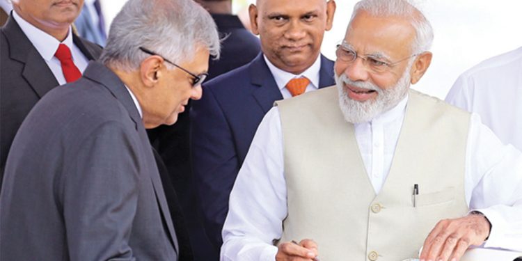 මෝඩි රනිල්ට සුබ පැතුම් එවයි! ලංකාවේ ජනතාවට උදව් කරන්න සූදානම් බව කියයි!