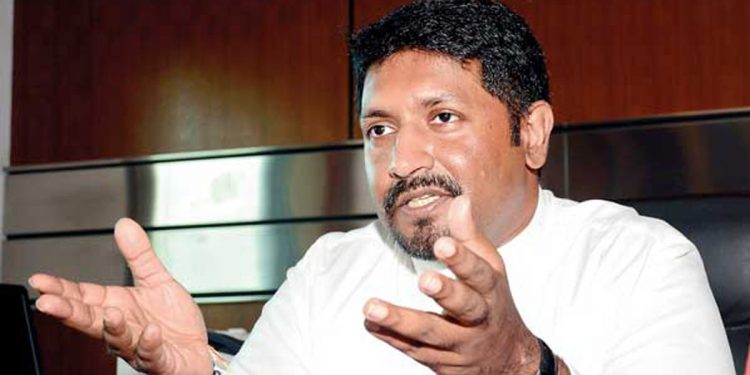 රනිල්ගේ මස්සිනා රුවන් විජයවර්ධන අරගලයට බය වෙයි! ජනපති මැදුර වට කරද්දී අරගලයට සහාය දෙන බව කියමින් නිවේදනයක් නිකුත් කරයි!