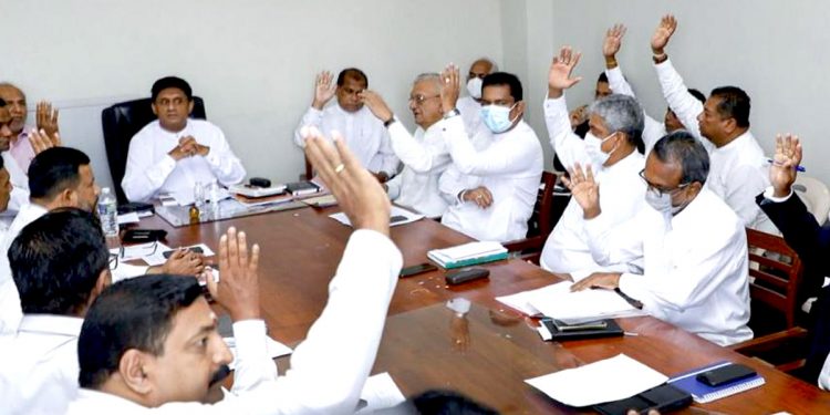 සජිත්ගෙ නාමයෝජනාව ගැන කතා කරන්න අදත් සජබෙ – සන්ධාන පක්ෂ රැස්වීමක් තියයි (VIDEO / PHOTOS)