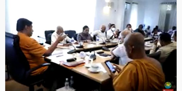 විපක්ෂයේ සියලුම කණ්ඩායම් විපක්ෂ නායක කාර්යාලයට රැස්වෙයි! සර්වපාක්ෂික ආණ්ඩුව ගැන තීරණාත්මක සාකච්ජාවක්! (VIDEO)