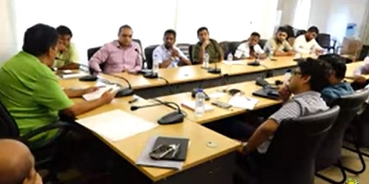 විදුලිය කියන්නේ ජාතික ආරක්ෂාවේ ප්‍රධාන කොටසක්! රට අන්ධකාරයේ තබන ස්විච් එක පිටරට සමාගම්වලට දෙන්න බෑ! -විපක්ෂනායක (VIDEO)