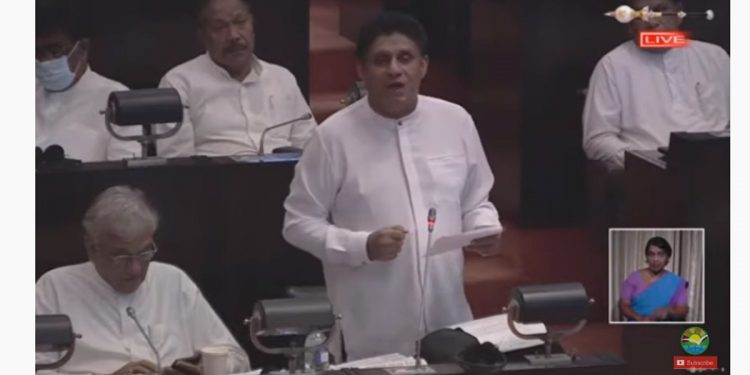 ජනාධිපතිතුමා එකට වැඩ කරමු කියලා අපිට ආරාධනා කරලා එදා රෑම අරගලකරුවන්ට ගහලා ඒ අවස්ථාව නැති කළා! ඒත් රට වෙනුවෙන් විපක්ෂයේ සිට අපි උපරිම සහාය දෙනවා! අවස්ථාවාදී දේශපාලන ගෙම්බන්ට ජනතා අධිකරණයේ වන්දි ගෙවන්න වෙනවාමයි! (VIDEO)