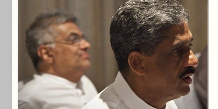 යුද්ධය වෙලාවේ රටට එරෙහි වීම දේශද්රෝහී ක්රියාවක් නෙමෙයිද? බලය ගන්න රනිල් ඕනෑම දේශද්රෝහී ක්රියාවක් කරාවි! දේශද්රෝහි රනිල් වික්රමසිංහට ශ්රීලංකාවේ ජනාධිපති ලෙස කටයුතු කිරීමට කිසිදු සදාචාරාත්මක අයිතියක් නෑ! යුද්ධය දිනපු ෆීල්ඩ් මාෂල් රනිල් කරපු දේට උත්තර දෙයි!