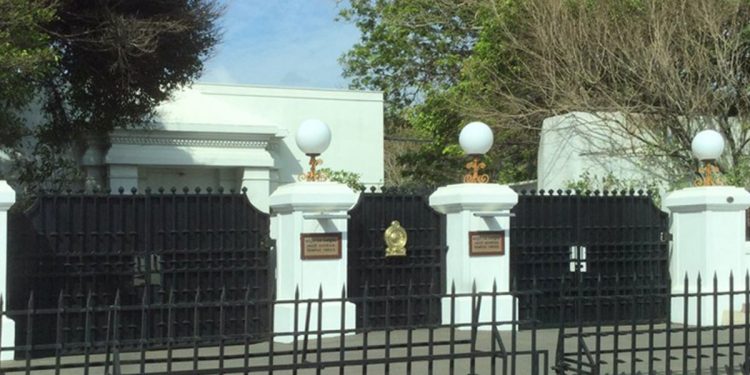 රනිල්ගේ අරලිය ගහ මන්දිරයටත් සාමාන්‍ය ජනතාව ඇතුලු වෙයි!