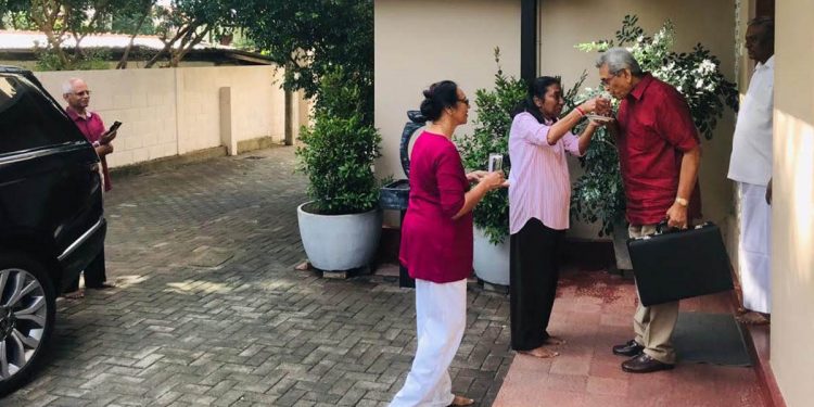 ගෝඨාගේ මිරිහානේ ගෙදර වටේට ආරක්ෂක වළල්ලක්! පොලිසියෙන් දැඩි රැකවල්!