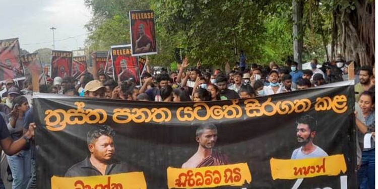අන්තරේ විරෝධතා පා ගමන පටන් ගනී! ටෙක්නිකල් හන්දිය හිරවෙයි! තත්ත්වය උණුසුම්! (VIDEO)