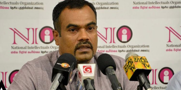 අවුරුදු ගාණකට පස්සේ වෙළෙඳ හිඟය ධන වුණා කියපු කතාව ඇත්තද? මහාචාර්ය අනිල් ජයන්ත කියන මේ කතාව කියවලම බලන්න!