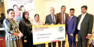 මහජන බැංකුවේ වාසි කෝටියයි දිනුම් ඇදීමේ තෙවැනි මිලියනපතිනියට හිමි තිළිණය කුවේට්හිදී පිරිනැමේ…