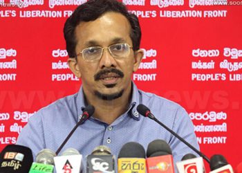 74ක සාපෙට ජවිපෙ හවුල් නේද කියලා ඇහුවාම හඳුන්නෙත්තිට තදවෙයි! ඔව් පෙරළුවා! ඔව් ආණ්ඩු හැදුවා! ඔව් ඇමැතිකම් ගත්තා! ඒ වුණාට සාපයක් වුණේ නෑ …! (VIDEO)