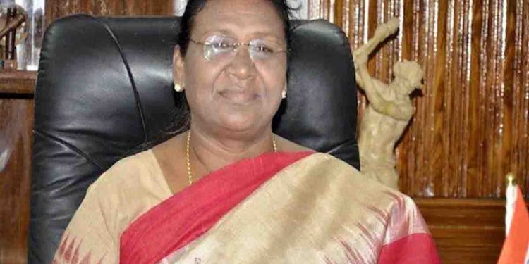 ජාති වාද, ආගම් වාද, භාෂා ප්රශ්න දහස් ගානක් අස්සෙ ඉන්දියාව ගෝත්රික ජනාධිපති කෙනෙක් ගේනවා අපි කවද්ද එතෙන්ට එන්නෙ?