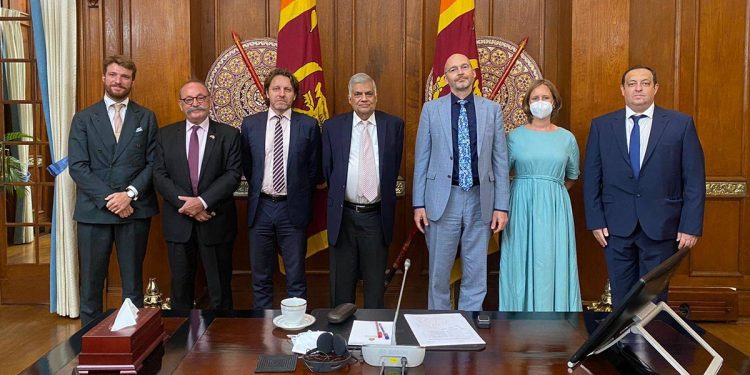 යුරෝපා කොමිසම රනිල්ව හමුවී අවධානය යොමු කළ යුතු බරපතළ කරුණු 3ක් පෙන්වා දෙයි! 1. GSP+ 2. IMF 3.මානව හිමිකම්! ගන්නා පියවර ගැන බලන් ඉන්න බවත් කියයි!