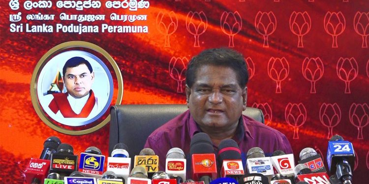 ගෝඨාගේ මුහුණ පොහොට්ටු කාර්යාලයෙන් ගැලවෙයි!