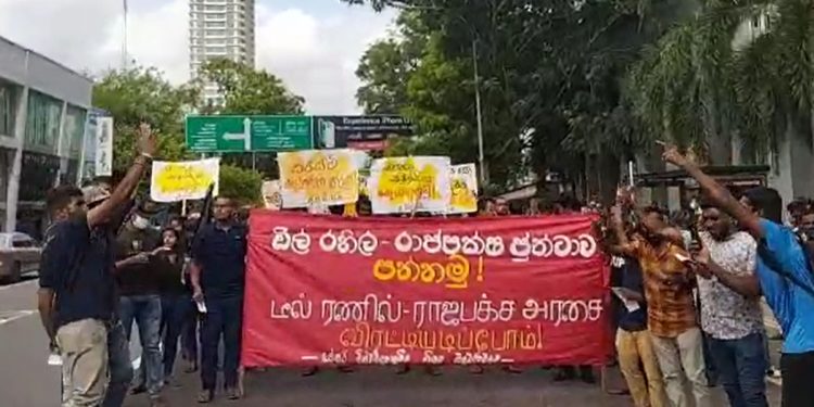 මුදලිගේ පෙරටු කොටගෙන අන්තරේ කොළඹට ඇතුල් වෙන වීඩියෝව මෙන්න! (VIDEO)