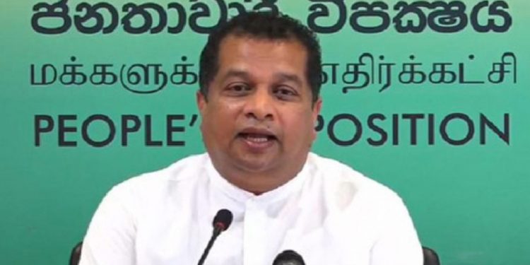 ජේ.සී.ට, එකට හිටපු ෆීල්ඩ් මාෂල් නරක් වෙයි වෙයි! රනිල්ව හොඳ වෙයි! රනිල්ට කාලයක් දෙන්නත් ඕනෙ කියයි! (VIDEO)