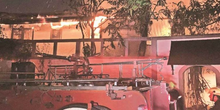 රනිල්ගේ නිවසට වෙච්ච පාඩුව මිලියන 14.5ක්! වාහනයට වෙච්ච පාඩුව මිලියන 191ක්!