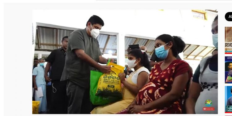 2019දි වීරත්වය තෝරා ගත්තා! වසර දෙකෙන් රට මන්දපෝෂණයෙන් පිරුණු රටක් වුණා! ජනාධිපති ජන්දෙදි සජිත්ව පරාජය කළ ජනතාවට සජිත් මතක් කරලා දෙයි! (VIDEO)