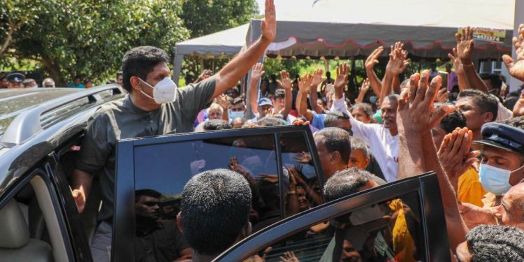 මේ රට ප්රපාතයට ඇද දැම්මේ රාජපක්ෂ පාලනයයි! ඒ කුණු ලොරියට සජබෙ කිසි කෙනෙක් නගින්නේ නෑ! සජිත් රක්වානට යයි! (VIDEO & PHOTOS)