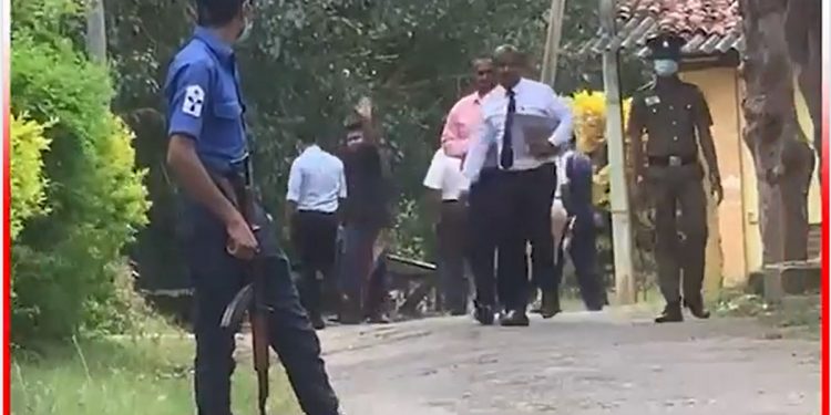මාස 3කට තංගල්ල බන්ධනාගාරේ තියාගෙන ඉන්න මුදලිගේගේ වීඩියෝවක් එළියට එයි! (VIDEO)