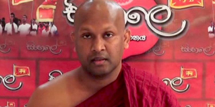 ලයිට් බිල 44000ක්! මුන්ගෙ අම්මා අප්පා විකුණලද අපි මේ බිල් ගෙවන්නේ? කලකට පසු මැඩිල්ලේ හාමුදුරුවො එළියට ඇවිත්!