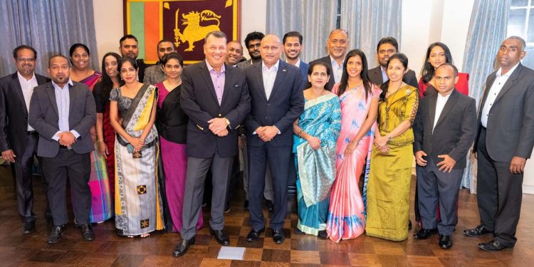 මහින්ද සමරසිංහ වහා මැදිහත් වෙයි! අමෙරිකාවේ ශ්රී ලංකා තානාපති කාර්යාලයෙන් ඩොලර් මිලියන 12ක බෙහෙත් ලංකාවට එවයි!