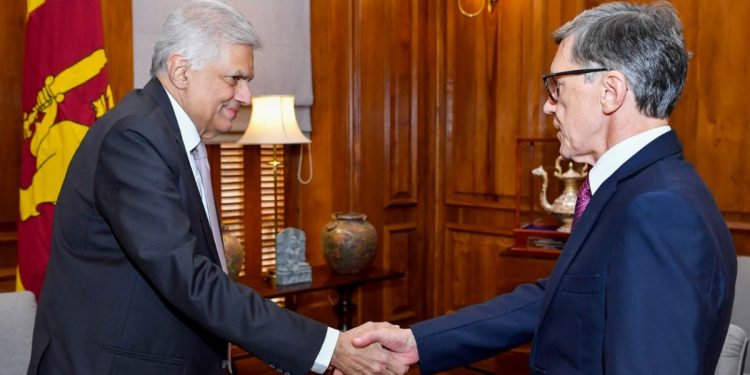 රුසියානු තානාපති රනිල් හම්බවෙලා යන්නම යයි!