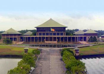 විවේක කාලය ඉවරයි ඔළුවෙන් හිටගනිල්ලා…!