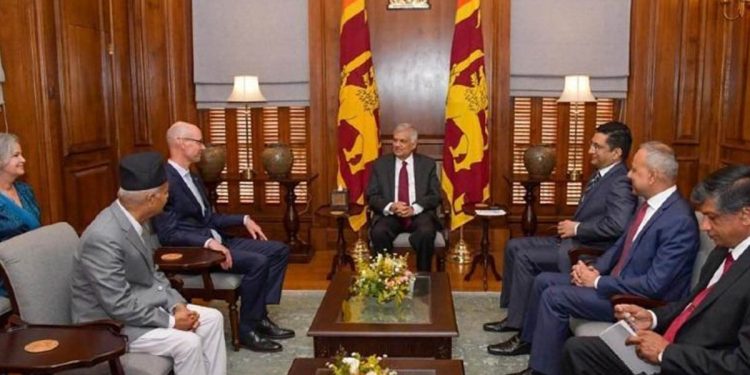 ඕස්ට්රේලියානු ආයෝජකයන් රනිල් එක්ක කතා කරයි!