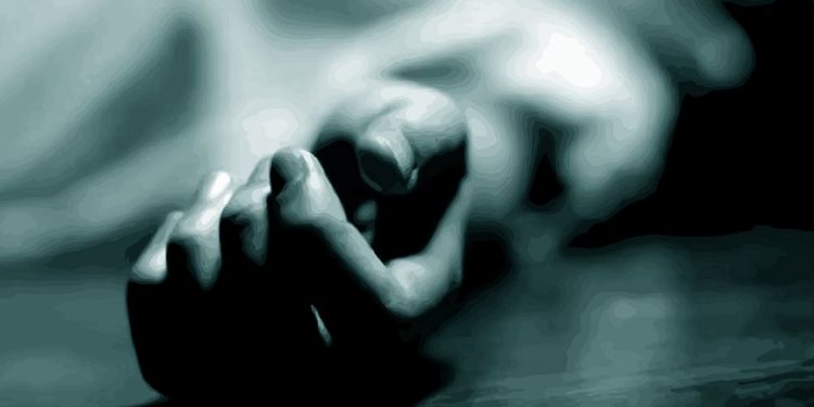 ප්රේමවන්තියට කිරිපැකට් එකට වහ දාලා පොවලා මරලා වෛද්ය සිසු පෙම්වතා සයනයිඩ් ගහගෙන කුරුණෑගල වැව ළග මැරිලා ඉද්දී පොලිසිය හොයාගෙන! (VIDEO)