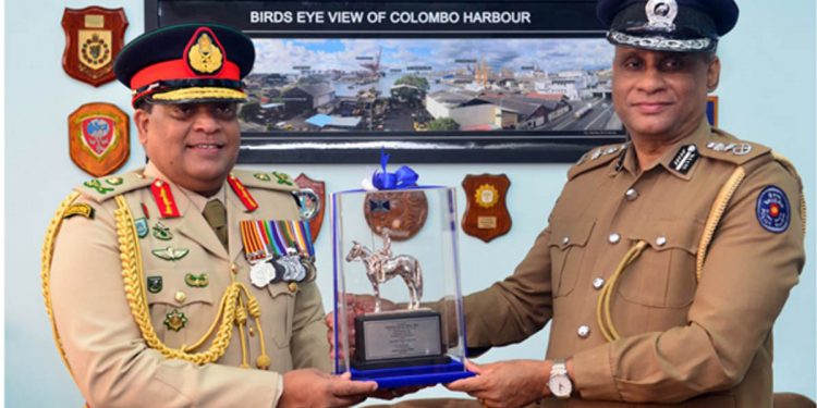 පොහොට්ටු මන්ත්‍රීවරු පාර්ලිමේන්තුවේදී පොලිස්පතිගෙයි- හිටපු හමුදාපතිගෙයි පතුරු යවයි! ප්‍රචණ්ඩ ක්‍රියාවලට මේ දෙන්නම වගකිව යුතුයි! (VIDEO)