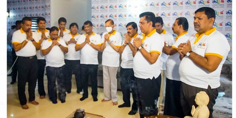 අලුත් ගමනකට ඩලස්ලා ‘නිදහස’ හදයි! (VIDEO)