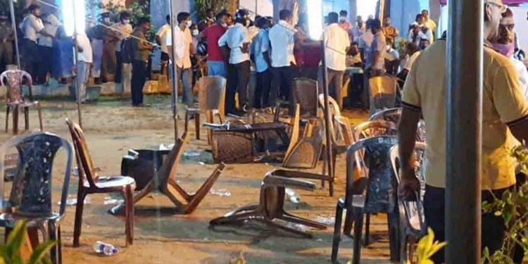 දවස් 4ක් යාපනේ ගම් 2ක යුද්ධයක්!