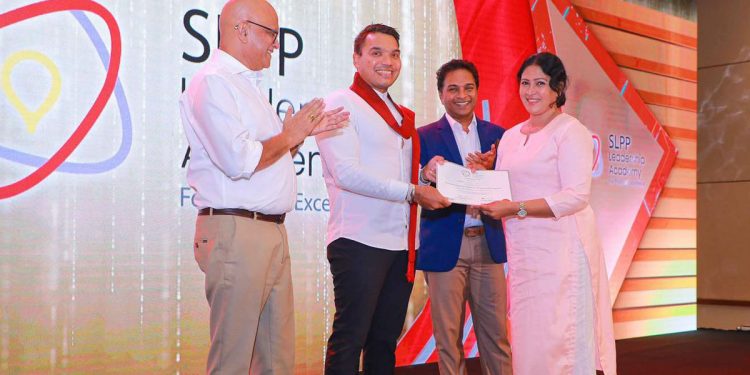 දේශපාලන නායකයන් හදන්න මහින්දගෙන්-නාමල්ගෙන් ඇකඩමියක්! (PHOTOS)