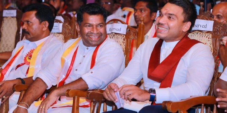 දැන් පිල්ලෙයාන්ගේ ලොක්කා නාමල්! (PHOTOS)