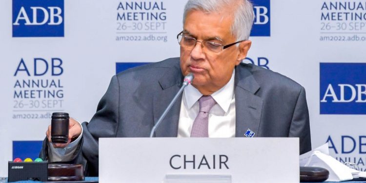 රනිල් ආසියානු සංවර්ධන බැංකු රැස්වීම අමතයි! ලංකාවේ අර්බූදය ලෝක අර්බූදය පිටින් දමයි!