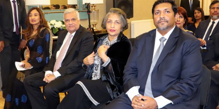 ජනාධිපතිගේ ලන්ඩන් ගමනට රුවන් විජේවර්ධනත් එකතු වෙලා!