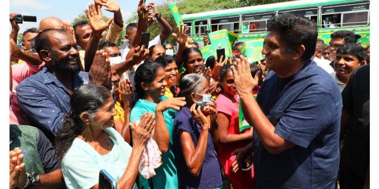 ජනාධිපති ප්‍රාණ ඇපකරුවෙක්! සජිත්ට අම්පාරේදී උණුසුම් පිළිගැනීමක්! (VIDEO & PHOTOS)