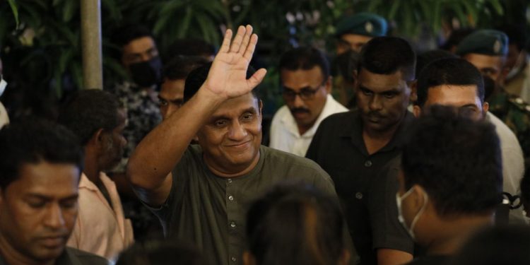 එදා ජඩ ක්‍රමවේදයකින් බලය ඇල්ලූ වීරයා රටම බංකොලොත් කළා! අද ඒකෙම දෙවැනි අදියර විදිහට රූකඩ ආණ්ඩුවක් නිර්මාණය වෙලා! අද තියෙන්නේ ‘මම තමයි හොඳටම කළේ PART 2’ ආණ්ඩුවක්! (VIDEO & PHOTOS)