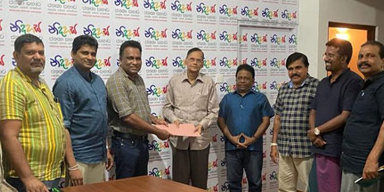 විජිත හේරත් පොහොට්ටුවෙන් අයින් වෙයි! ඩලස්ලත් එක්ක එකතු වෙයි!