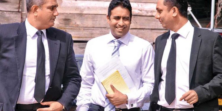 බැඳුම්කර නඩුවත් ඉවරයි! ඉදිරියට ගෙන යා නොහැකි බවට විත්තිය ගෙනා විරෝධය අධිකරණය පිළිගනී! අර්ජුන් මහේන්ද්‍රන්-අර්ජුන් අලෝෂියස් ඇතුලු 10 දෙනාම නිදහස්! (VIDEO)