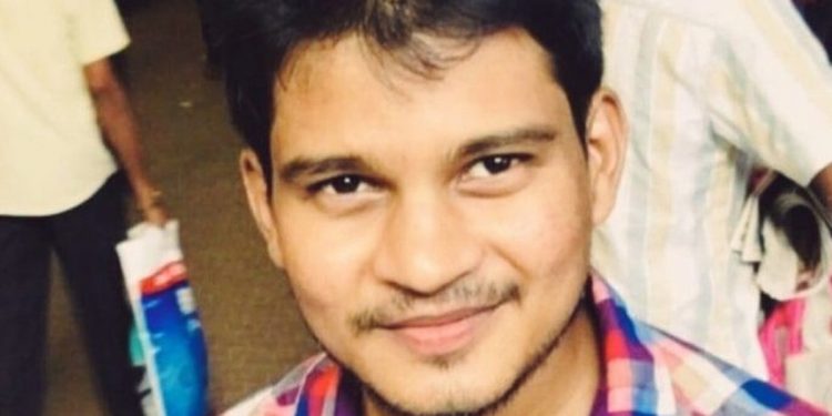 අරගලයේ සිටි ෆයිසාන්ගේ දෙහිවල ගෙදරට පොලිසිය යයි! අත්අඩංගුවට ගෙන පැය 4ක් ප්රශ්න කරයි!